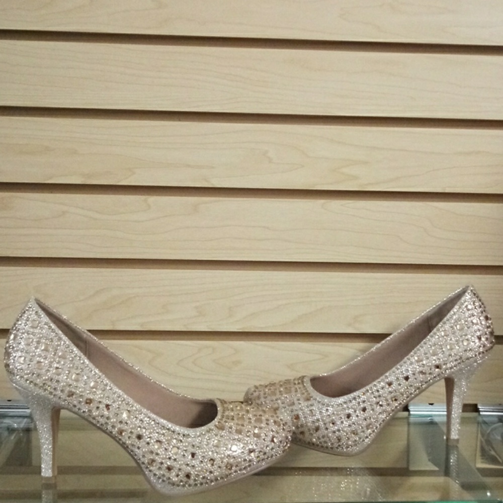 🆕 Dazzling Pumps